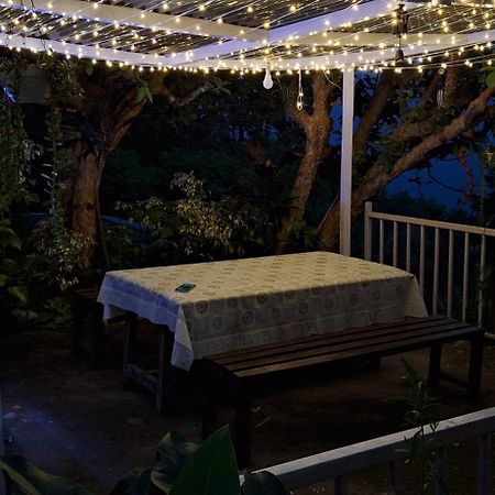 Aaravi Garden Homestay Kalimpong Exteriör bild